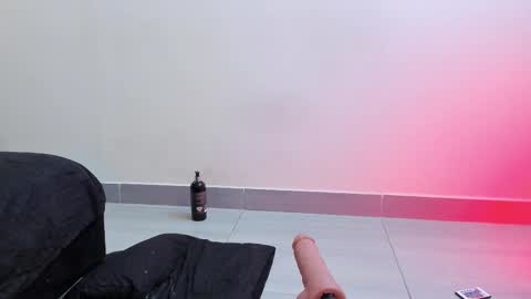 Snapshot of apolo_bianco_ chatting on 09/14/25, 12:04 APOLO online show from 09/14/25, 12:04