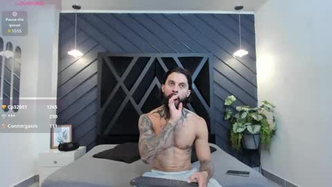 Snapshot of apolo_bianco_ chatting on 09/20/25, 11:28 APOLO online show from 09/20/25, 11:28