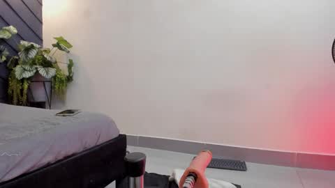 Snapshot of apolo_bianco_ chatting on 09/26/25, 12:03 APOLO online show from 09/26/25, 12:03