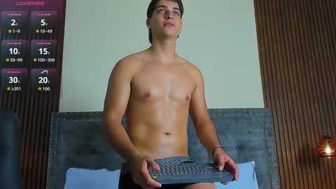 Apolo online show from 10/21/25, 07:36