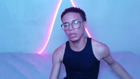 Snapshot of apolo_night chatting on 11/20/25, 01:44 apolo_night online show from 11/20/25, 01:44