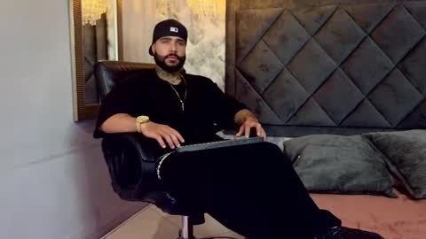 Apolo online show from 09/23/25, 09:18