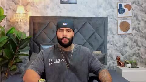 Snapshot of apolo_rousse chatting on 11/05/25, 09:59 Apolo online show from 11/05/25, 09:59