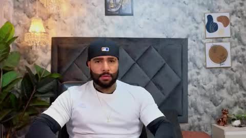 Snapshot of apolo_rousse chatting on 11/10/25, 08:30 Apolo online show from 11/10/25, 08:30