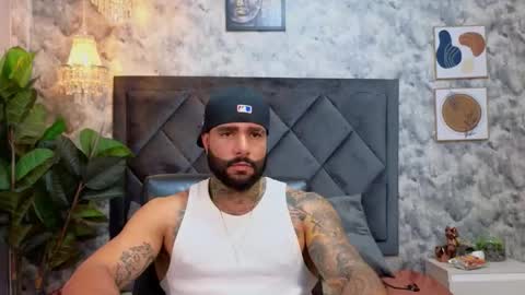 Snapshot of apolo_rousse chatting on 11/11/25, 09:15 Apolo online show from 11/11/25, 09:15