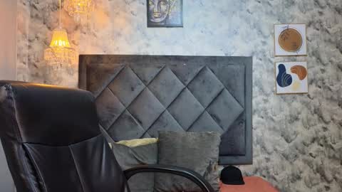 Snapshot of apolo_rousse chatting on 11/25/25, 09:15 Apolo online show from 11/25/25, 09:15