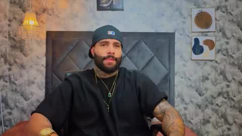 Snapshot of apolo_rousse chatting on 11/26/25, 10:11 Apolo online show from 11/26/25, 10:11