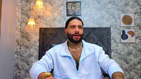 Snapshot of apolo_rousse chatting on 12/05/25, 08:49 Apolo online show from 12/05/25, 08:49