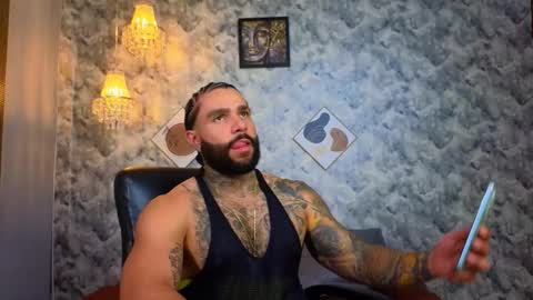 Snapshot of apolo_rousse chatting on 12/13/25, 09:53 Apolo online show from 12/13/25, 09:53