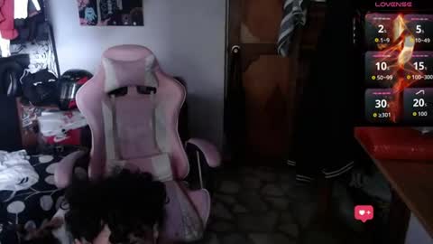 Snapshot of apolo_s chatting on 08/08/26, 07:16 Andres online show from 08/08/26, 07:16
