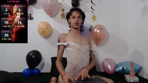 Snapshot of apolo_smith001 chatting on 11/22/25, 04:17 Apolo online show from 11/22/25, 04:17