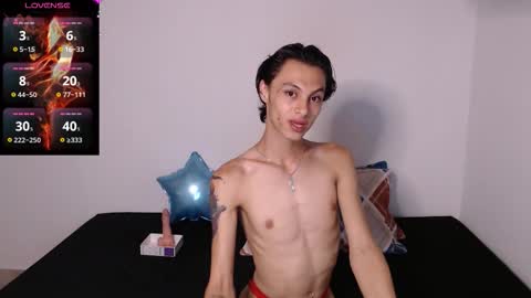 Snapshot of apolo_smith001 chatting on 11/27/25, 02:24 Apolo online show from 11/27/25, 02:24