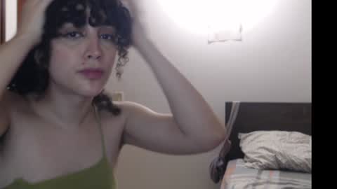 Snapshot of apolosbitch chatting on 12/03/24, 02:58 Nix online show from 12/03/24, 02:58