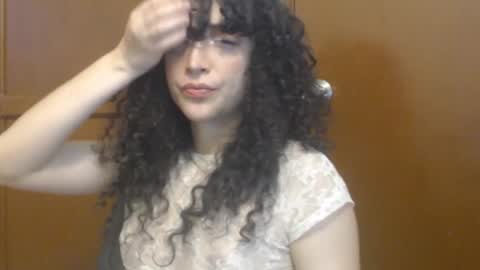 Snapshot of apolosbitch chatting on 09/14/25, 02:33 Nix online show from 09/14/25, 02:33