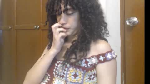 Snapshot of apolosbitch chatting on 10/01/25, 03:23 Nix online show from 10/01/25, 03:23