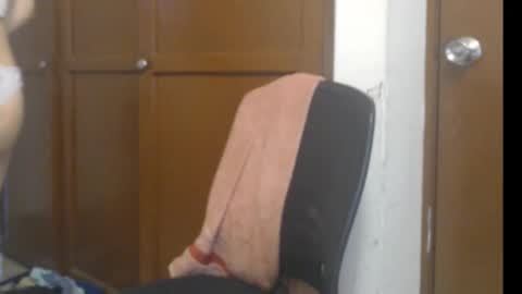 Snapshot of apolosbitch chatting on 10/01/25, 10:27 Nix online show from 10/01/25, 10:27