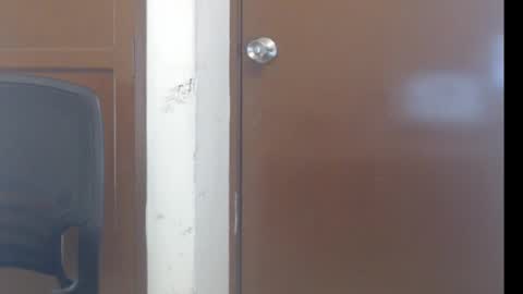 Snapshot of apolosbitch chatting on 10/03/25, 06:27 Nix online show from 10/03/25, 06:27