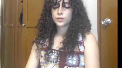 Snapshot of apolosbitch chatting on 10/07/25, 02:09 Nix online show from 10/07/25, 02:09