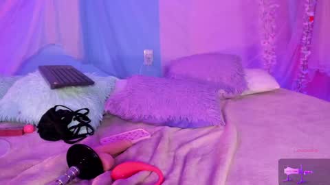 Snapshot of apple_of_pleasure chatting on 04/16/26, 09:39 Lily online show from 04/16/26, 09:39