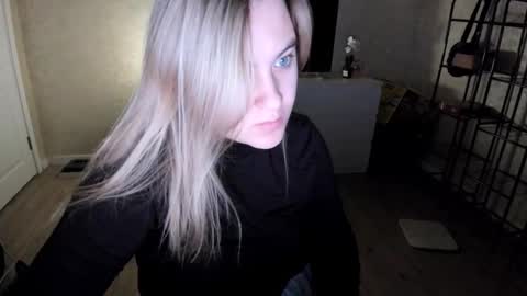 appleyummybuns online show from 11/04/25, 07:02