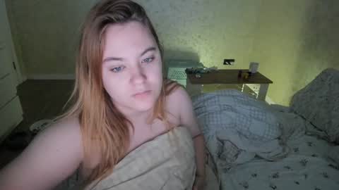 Snapshot of appleyummybuns chatting on 07/16/26, 03:23 appleyummybuns online show from 07/16/26, 03:23