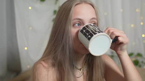  REYNA  my friend   online show from 01/04/25, 07:34