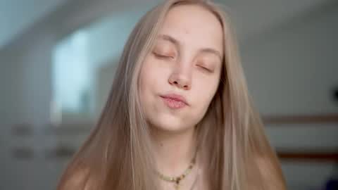  REYNA  my friend   online show from 02/13/25, 07:56