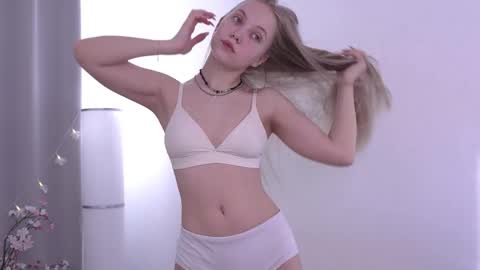  REYNA  my friend   online show from 03/09/25, 08:18