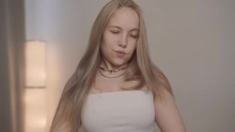  REYNA  my friend   online show from 09/15/25, 09:42