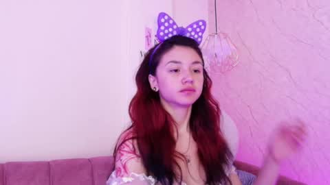 Snapshot of april_bennett chatting on 09/17/25, 12:29 online show from 09/17/25, 12:29