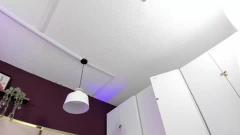 Snapshot of april_bowie chatting on 11/06/25, 11:22 April online show from 11/06/25, 11:22