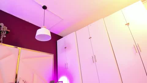 Snapshot of april_bowie chatting on 11/29/25, 11:13 April online show from 11/29/25, 11:13