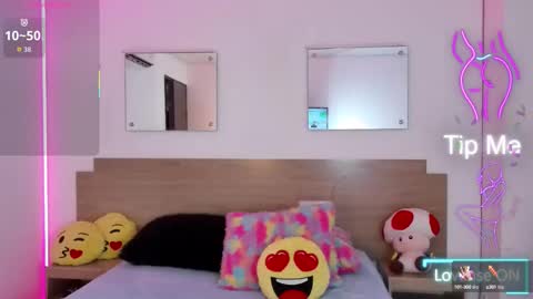 Snapshot of april_dumont chatting on 09/12/25, 12:16 April online show from 09/12/25, 12:16