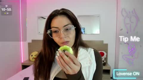 Snapshot of april_dumont chatting on 09/20/25, 12:50 April online show from 09/20/25, 12:50