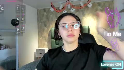 Snapshot of april_dumont chatting on 10/29/25, 11:45 April online show from 10/29/25, 11:45