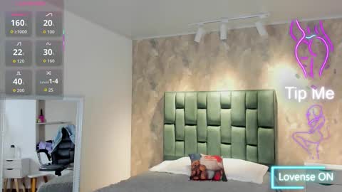 Snapshot of april_dumont chatting on 11/14/25, 11:53 April online show from 11/14/25, 11:53