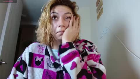 Snapshot of april_dumont5 chatting on 06/09/26, 10:27 April Dumont online show from 06/09/26, 10:27