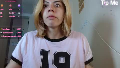 Snapshot of april_dumont5 chatting on 06/25/26, 11:26 April Dumont online show from 06/25/26, 11:26