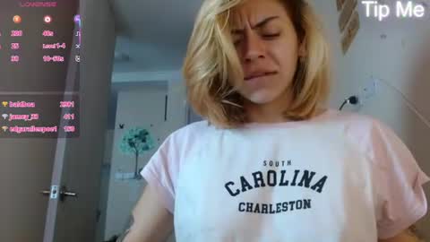 Snapshot of april_dumont5 chatting on 07/04/26, 12:33 April Dumont online show from 07/04/26, 12:33