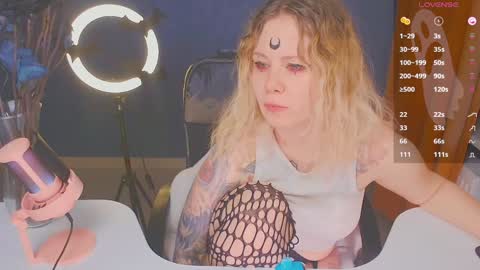 Snapshot of april_hentaigirl chatting on 12/09/24, 12:12    my special content  online show from 12/09/24, 12:12
