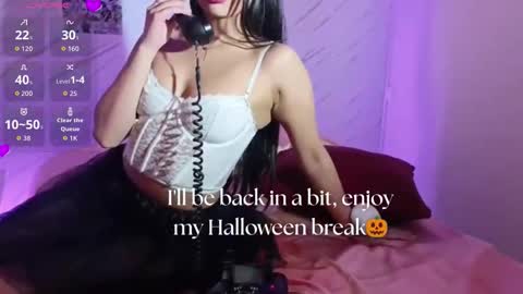 Snapshot of april_nicols chatting on 10/26/25, 12:33 A P R I L online show from 10/26/25, 12:33