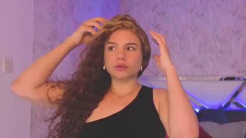 Snapshot of april_summer_ chatting on 06/13/26, 09:13 Isabella online show from 06/13/26, 09:13