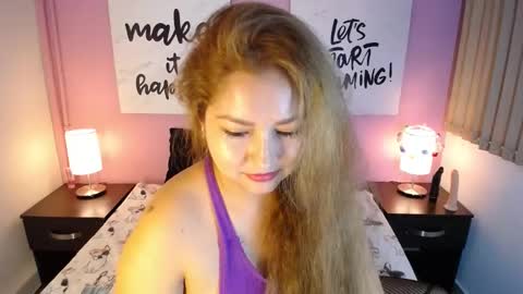 Snapshot of aprilsnow_ chatting on 12/11/24, 11:10 AprilSnow online show from 12/11/24, 11:10