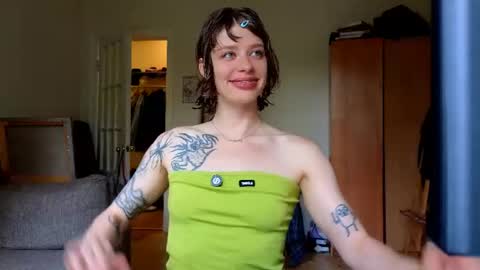 Snapshot of aqua_sultry chatting on 07/22/26, 11:24 aqua_sultry online show from 07/22/26, 11:24