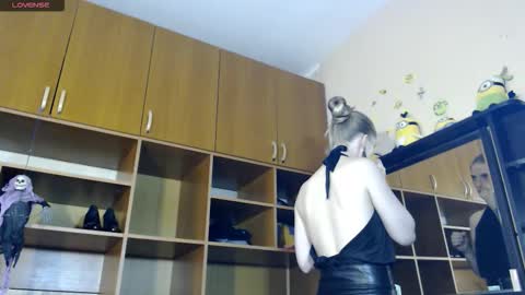 Snapshot of aqualen chatting on 10/10/25, 10:14 aqualen online show from 10/10/25, 10:14