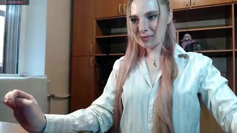 Snapshot of aqualen chatting on 10/20/25, 08:04 aqualen online show from 10/20/25, 08:04