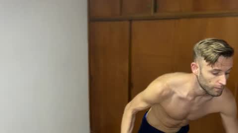 Snapshot of aquilesmade chatting on 12/18/24, 02:38 Aquilesmade online show from 12/18/24, 02:38