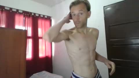 Snapshot of aquilesmade chatting on 10/30/25, 03:13 Aquilesmade online show from 10/30/25, 03:13