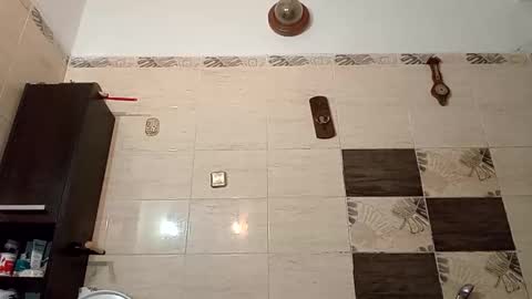 aquinn2000 online show from 12/02/25, 06:19