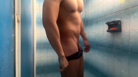 Snapshot of ara3000 chatting on 10/31/25, 06:53 Hotboy30 online show from 10/31/25, 06:53